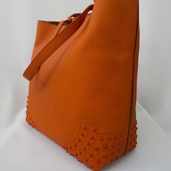 Tod's Wave Medium Tote - Picture 1 of 4